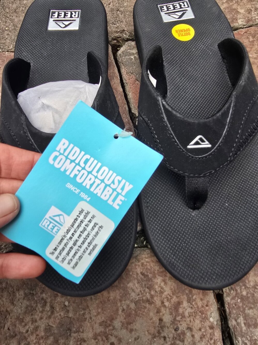 Reef Fanning Men's Water Friendly Flip Flops With Bottle Opener NWT 11 Black - Picture 3 of 11